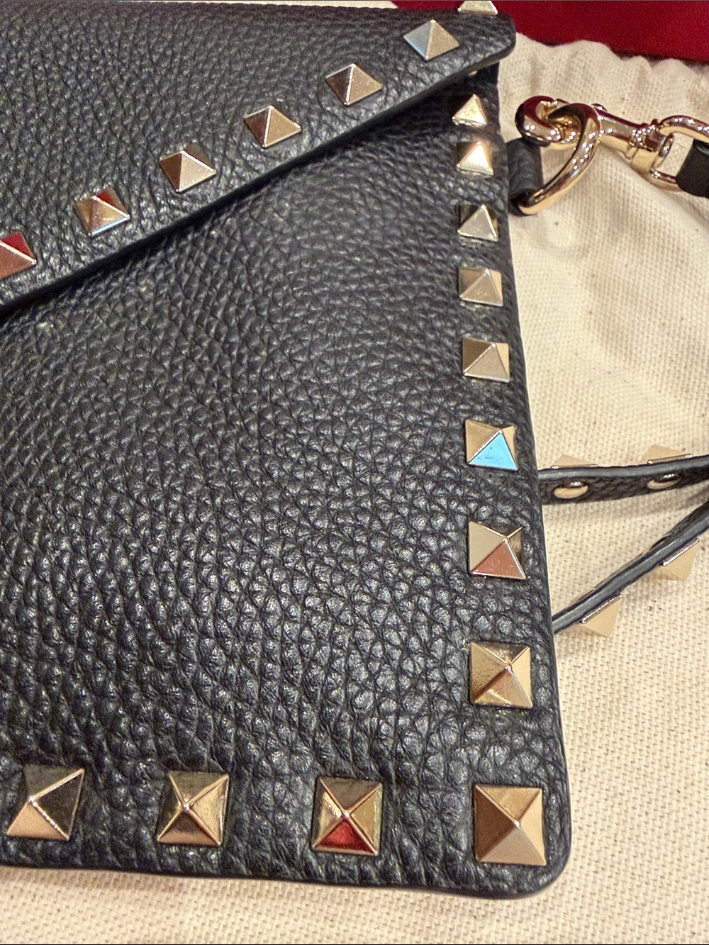Valentino Garavani Black Pebbled/Grainy Calfskin Leather Wristlet / Clutch - Picture 8 of 13